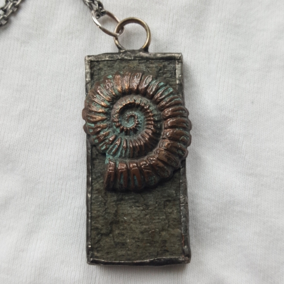 Shell necklace - Picture 3 of 6